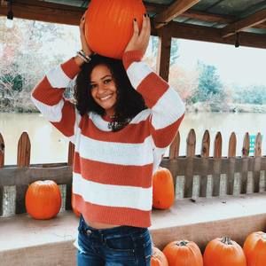 Meet your Posher, Mikayla